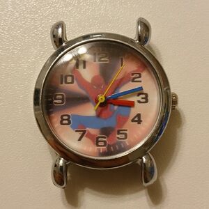 Vintage Spiderman Kids Analog Round Dial Silver Tone Watch Case